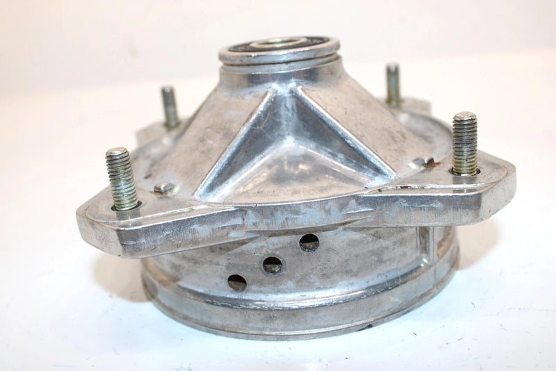 87 Polaris Trail Boss 250 2x4 Oem Front Wheel Hub 5130645 AP32