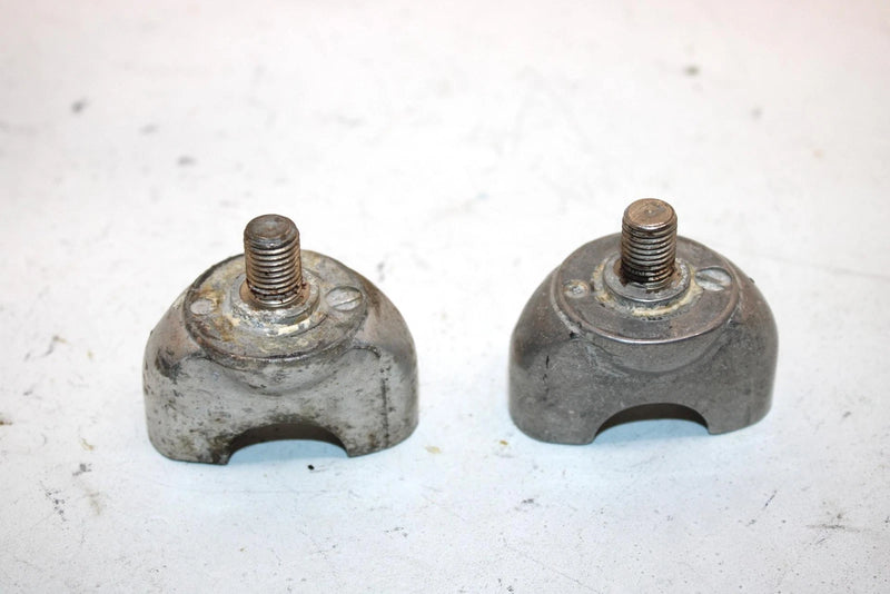 84 Honda Atc200s A Oem Lower Handlebar Mount Pair 53130-HA7-670 AH0