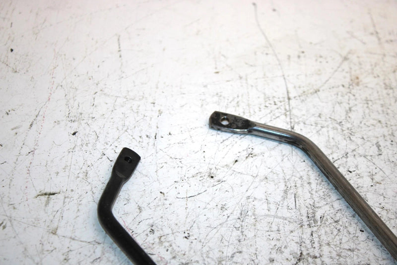2004 Honda Fourtrax Recon Es Oem Front Fender Stay Set 61105-HM8-000 AH8