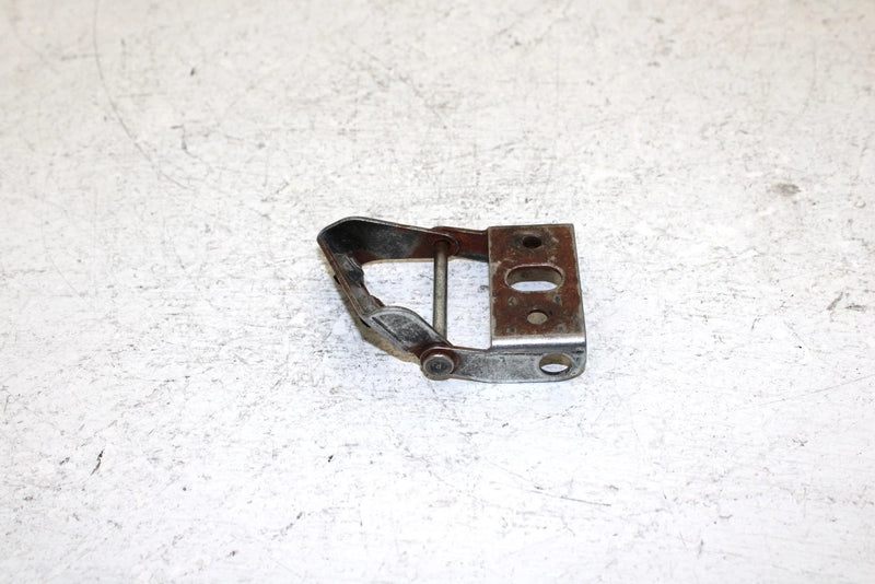 1999 Yamaha Vmax 600 Sx Oem Left Hinge 8CR-77140-00-00 SY5