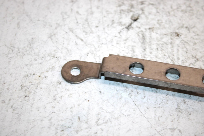 1994 Kawasaki 750 Ss Super Sport Oem Front Cover Bracket 11047-3764 JK9