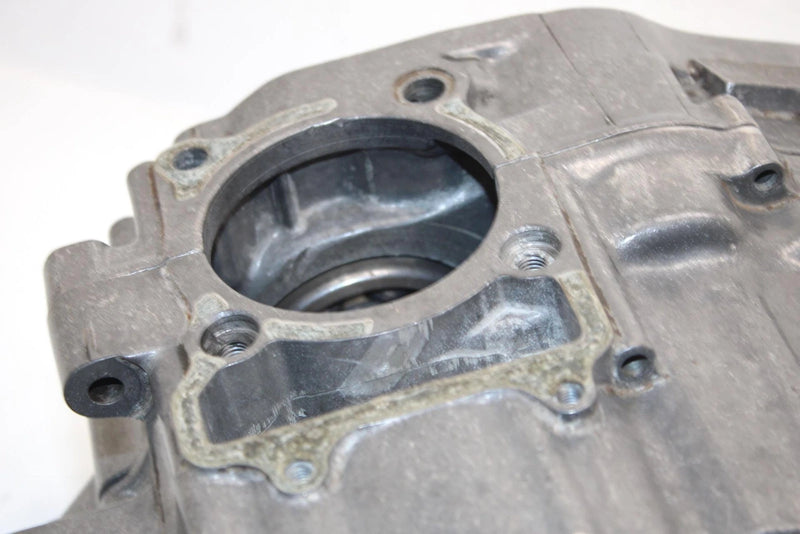 86 Yamaha  Moto 4 Yfm200dxs Oem Crankcase 1NU-15100-00-00 AY2