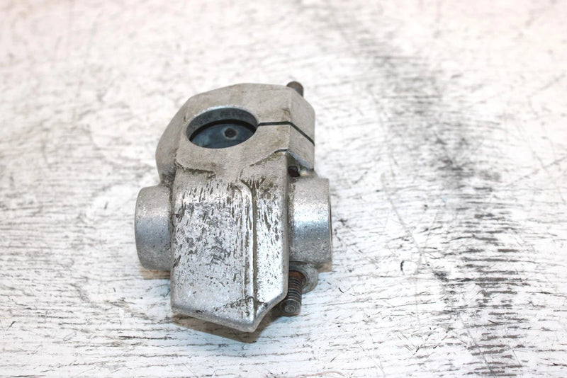 1995 Yamaha Vmax 600 Oem Left Suspension Bracket 84M-2376E-00-00 SY11