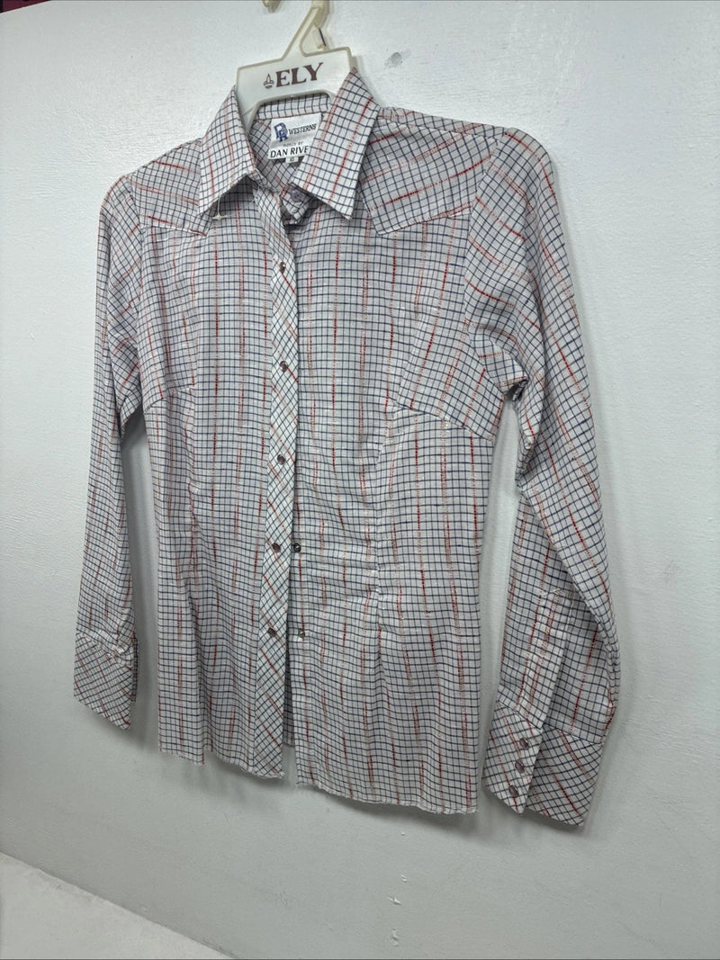 New Women’s Dan River Red Plaid Long Sleeve Pearl Snap Size 10 KK-45
