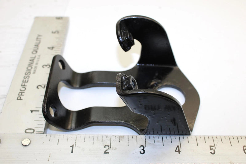 1994 Yamaha Vmax 600 Oem Front Upper Left Motor Mount 82M-21415-00-00 Q2581