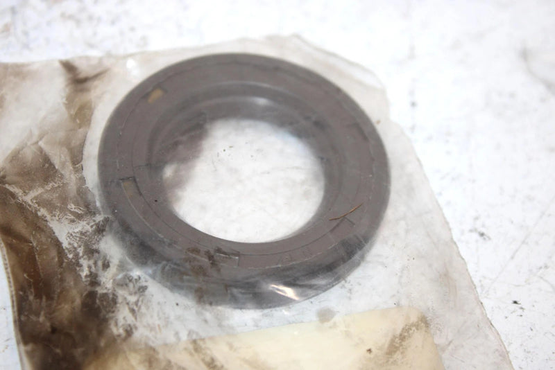 99 Arctic Cat Zr 600 Aftermarket Nos Oil Seal (Rubber) 3000-052 SAS7