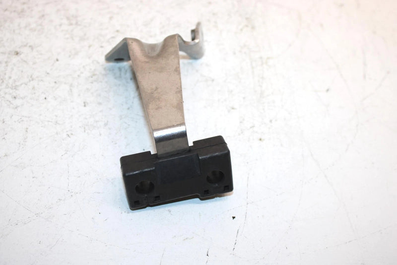 1994 Kawasaki 750 Ss Super Sport Oem Spark Plug Wrie Bracket 11048-3736 JK9