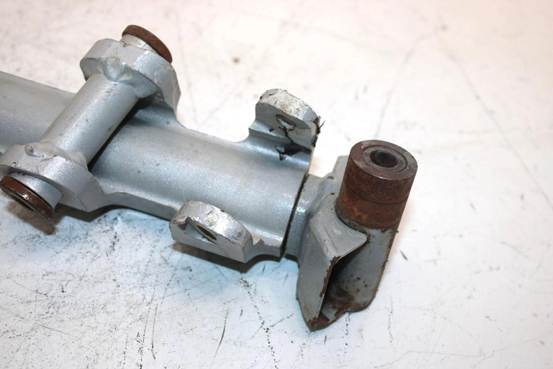 04 Arctic Cat Mountain Cat 600 Efi Oem Left Steering Knuckle 1703-329 SAS5