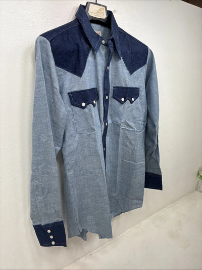 New Women’s Dee-Cee Blue Jeans Design Long Sleeve Pearl Snap Size Large TT-94
