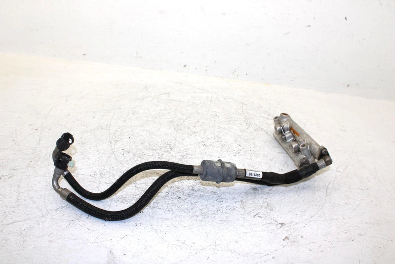 2013 Polaris 600 Rush Pro R Oem Fuel Rail Assembly 2521143 SP29