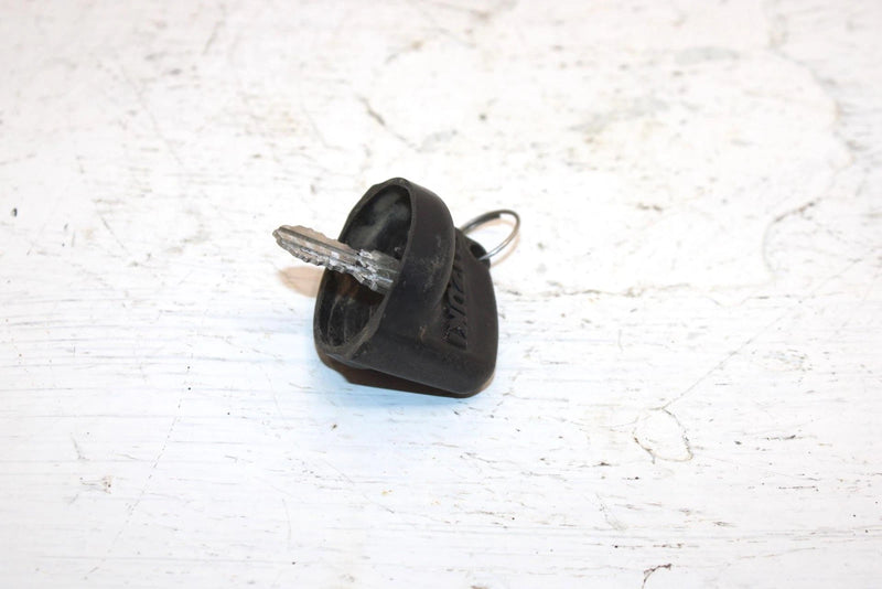 2009 Suzuki Lt-a400f Oem Ignition Key Switch 37110-38F01 AS26