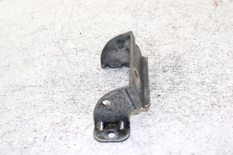 1999 Yamaha Vmax 600 Sx Oem Rear Upper Right Motor Mount 8CH-21425-00-00 SY5