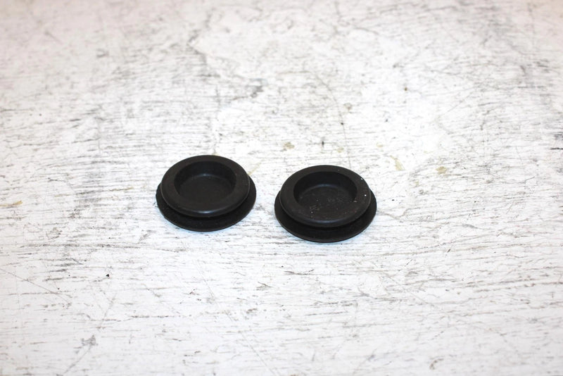 1997 Yamaha Vmax Sx 700 Triple Oem Belly Pan Plug Pair 90338-30256-00 SY10