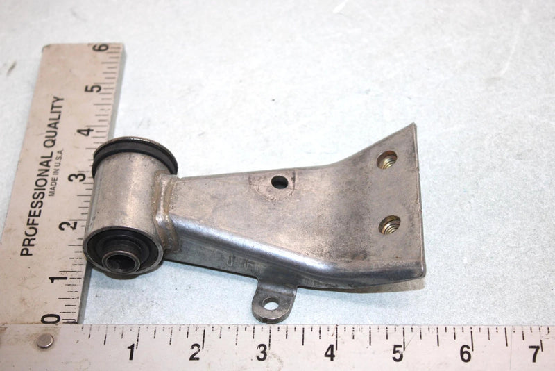 05 Yamaha  Bruin  4wd Hunter  Oem Center Engine Mount 5UH-F1315-00-00 AY38