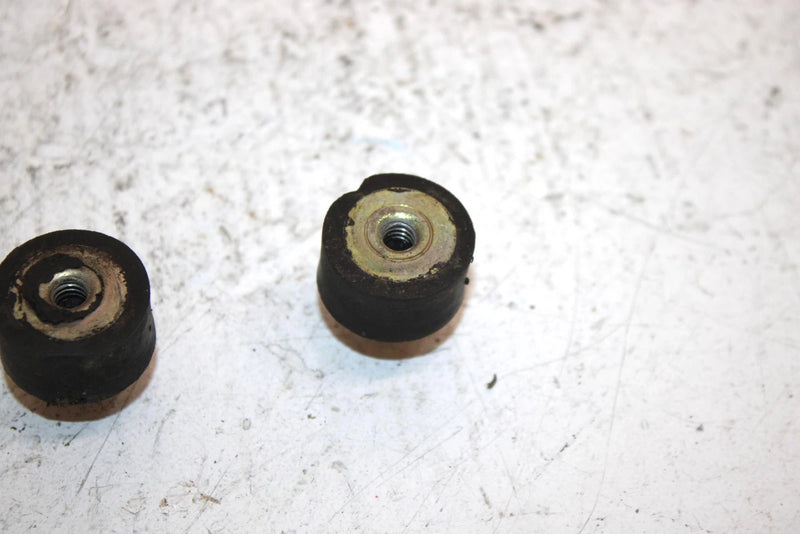 2001 Polaris Magnum 325 Oem Carb Carburetor Mount Pair 3021086 AP98