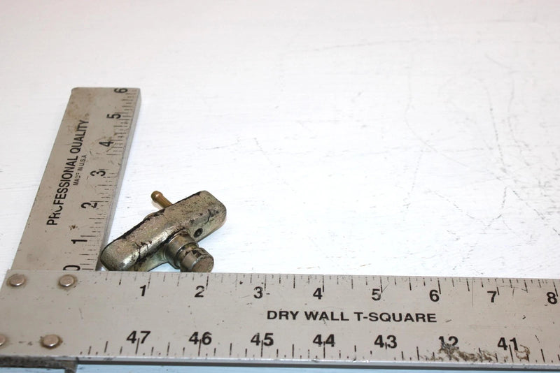 1999 Yamaha  Bear Tracker 2wd Oem Front Brake Anchor 4XE-F7206-00-00 AY50