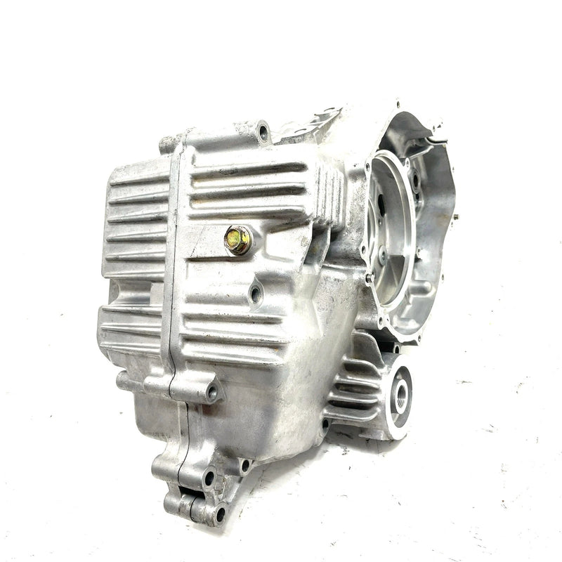 01-02 Polaris Magnum 325 4X4 OEM Crankcase 3087124 AP241