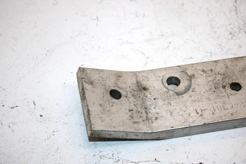04 Polaris Switchback 800 Oem Right Engine Motor Mount Plate 5246381 SP207