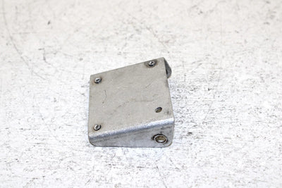 1999 Yamaha Vmax 600 Sx Oem Guard Fitting Bracket 8CR-21972-00-00 SY5