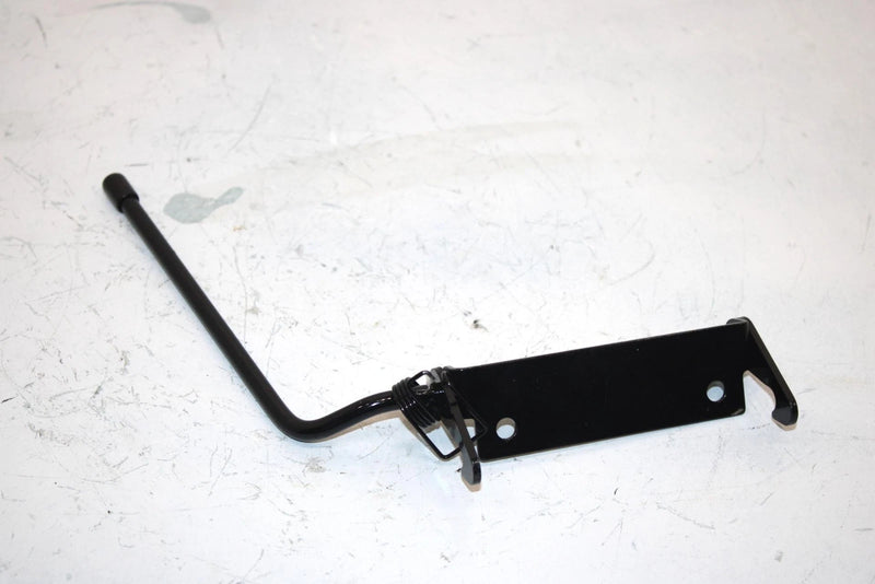 02 Arctic Cat 250 2x4 Oem Seat Latch 1506-056 AA22