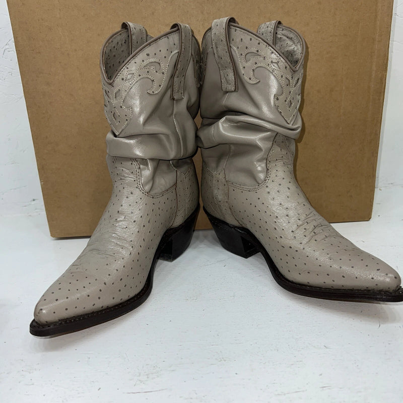 New Women’s Tan Short Capezio Cowboy Boots. L 432 6 M. 20-67