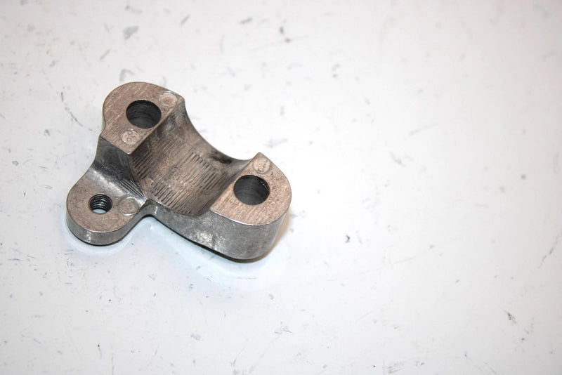 86 Honda Fourtrax 250 Trx250 A Oem Left Handlebar Mount 53121-958-000 AH32