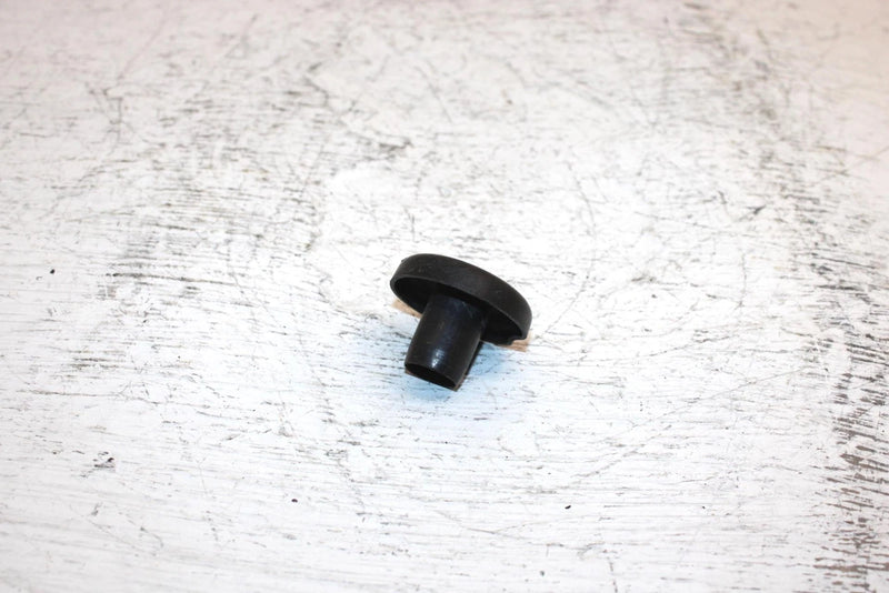 1998 Ski-doo Mxz 670 Oem Spindle Cap Cover 572091300 SS17