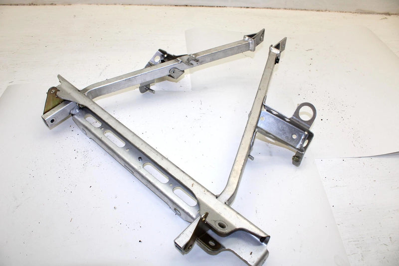 2005 Ski-doo Summit 800 Oem Upper Cross Member 518324739 SS114