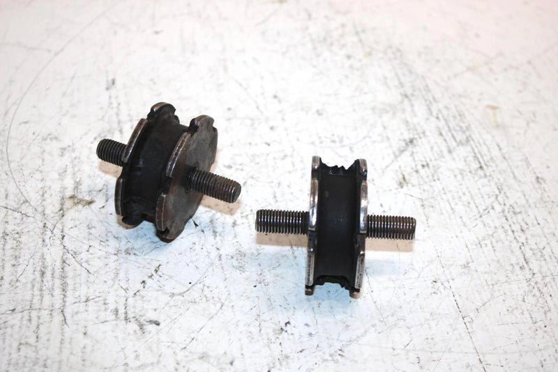 88 Yamaha Excel Iii Oem Engine Mount Dampner Pair 8F3-21486-00-00 SY12