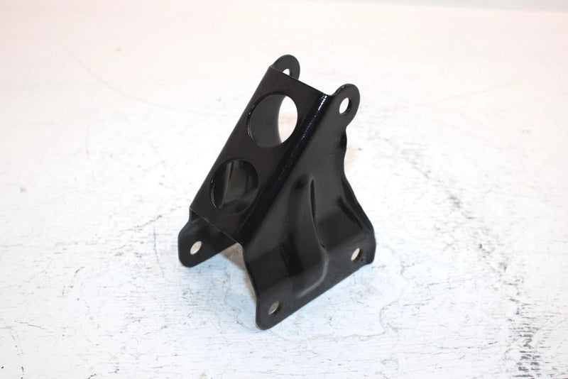 1985 Honda Atc 110 Oem Front Engine Mount Hanger 50121-943-680 AH68