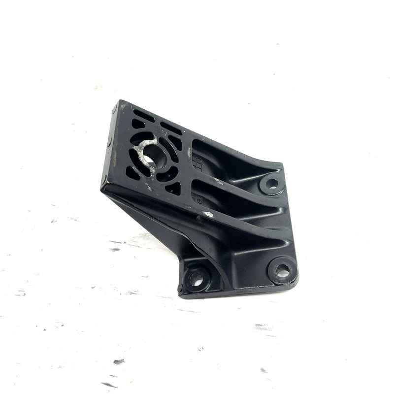 01 Yamaha WaveRunner 1200 OEM Rear Upper Mount Bracket 1 66V-21425-01-8P JY28