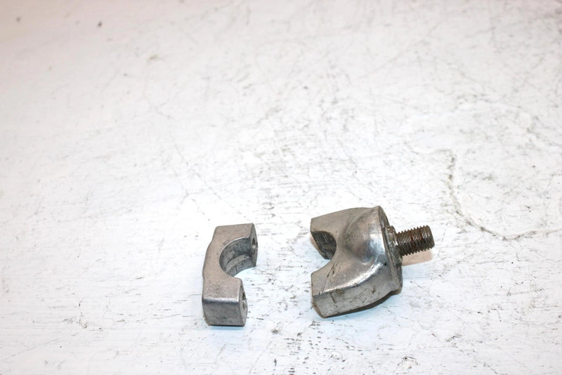 1982 Honda Atc110 Oem Handlebar Clamp Set 95014-32100 AH65