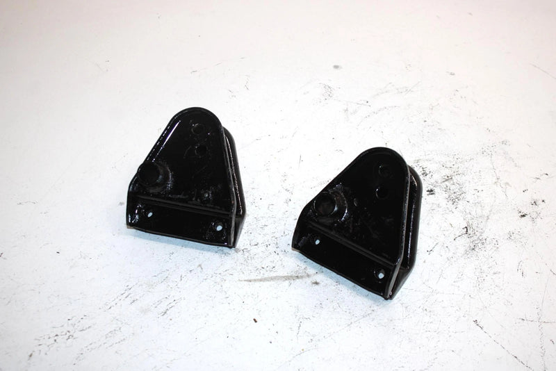 94 Arctic Cat Ext 580 Efi Oem Mount Bracket Pair 0704-190 0704-191 SA27