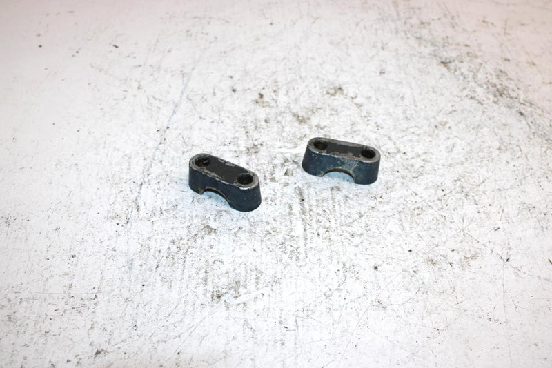 97 Yamaha Triple Waveventure Oem Handlebar Clamp Pair EU0-23814-01-00 JY24