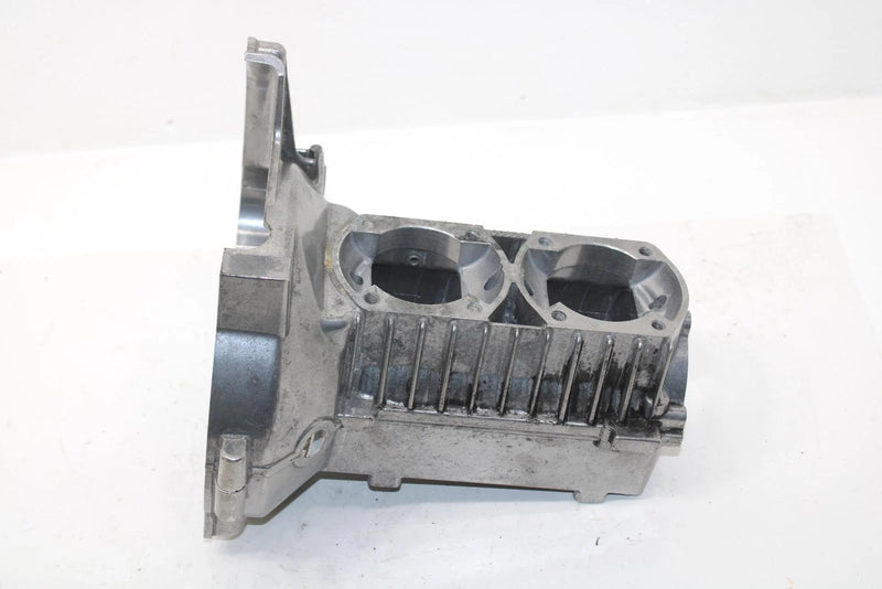 1986 Yamaha Excel Iii Oem Crankcase Assembly 8J9-15100-01-00 SY70