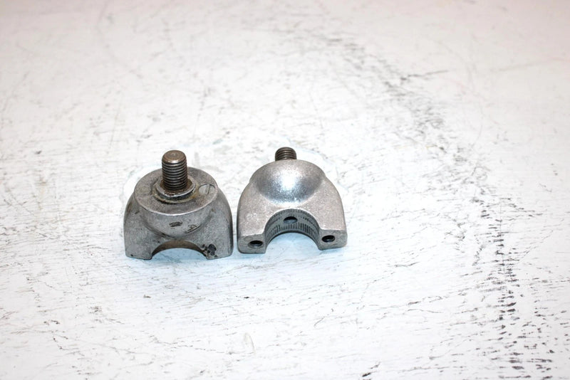 1987 Honda Atc 90a Oem Lower Handlebar Clamp Pair 95014-32100 AH57
