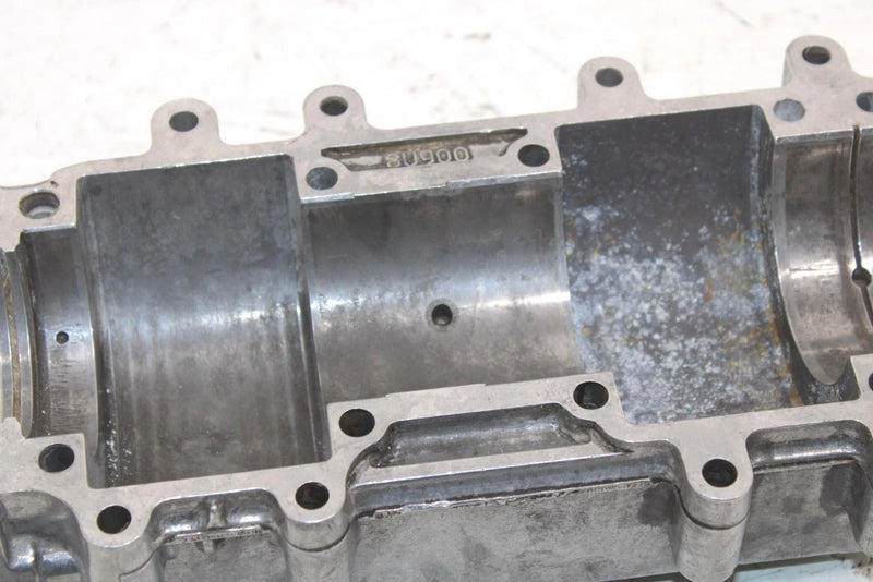1985 Yamaha Vmax Oem Lower Crankcase Half 8U9-15100-00-00 SY125