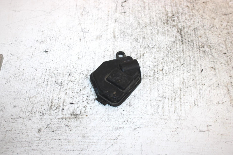 2000 Honda Trx300 Fourtrax 4x4 OEM Carb Side Cover 16157-HN8-003 AH37
