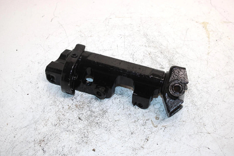 06 Arctic Cat Sabercat 600 Efi Lx Oem Right Steering Knuckle 1703-724 SAS13