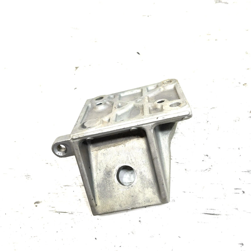 2001 Yamaha WaveRunner XLT1200 OEM Rear Engine Mount 68N-21426-00-94 JY27
