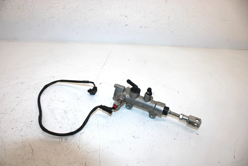14 Can-am Outlander Max 400 Efi Oem Rear Brake Master Cylinder 705600255 AB6