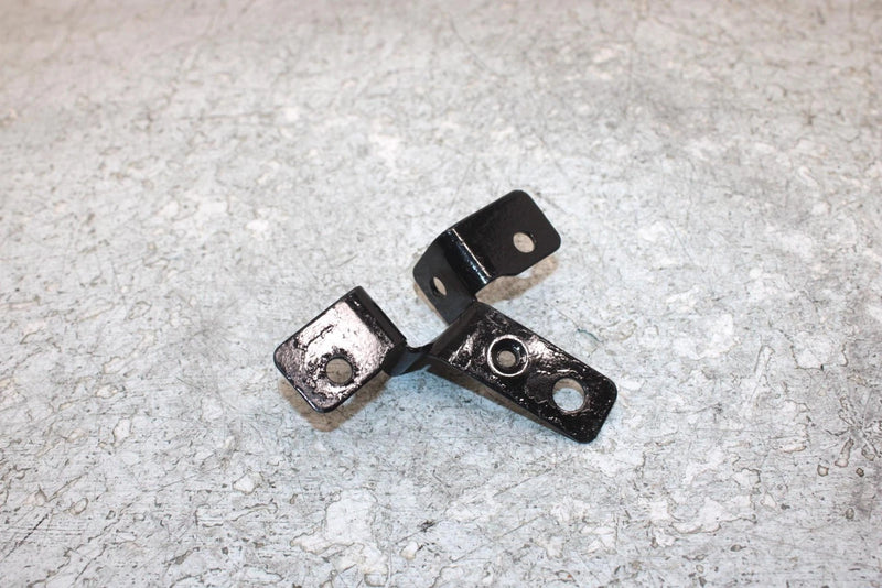 2006 Polaris Sportsman 500 Oem Upper Seat Backrest Bracket Set 5249636-067 AP186