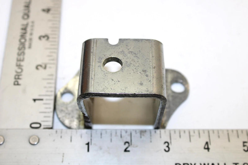 1999 Yamaha Vmax 500 Oem Front Upper Left Motor Mount 8CR-21415-00-00 Q1531