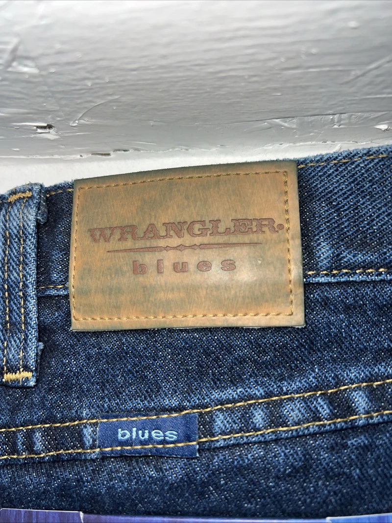 New Men’s Wrangler Blues Dress Easy Relaxed Fit Denim Jeans. 22x32 I-23