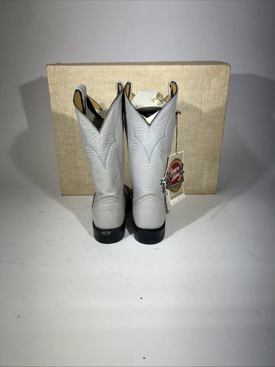 New Women’s Boots. Gray Roper Colored Boots. Size 5.5c. 20-1