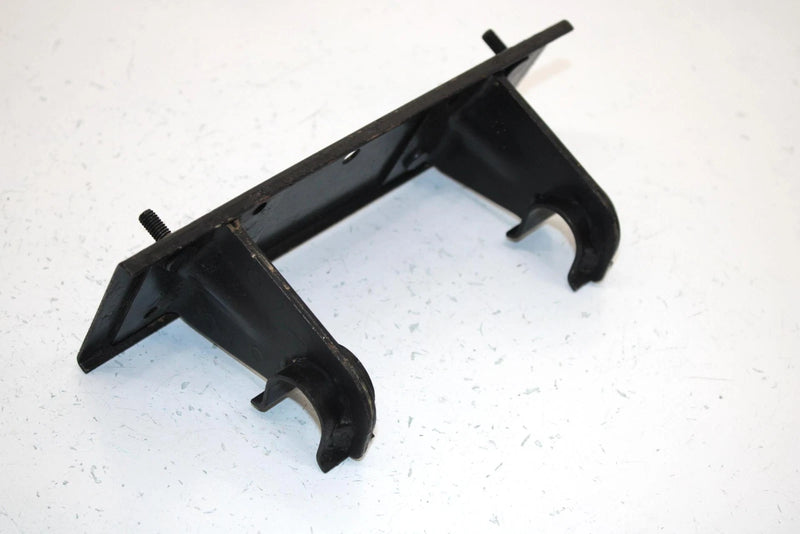 86 Honda Fourtrax  Trx125 A Oem Rear Fender Hinge 80102-VM6-000 AH7