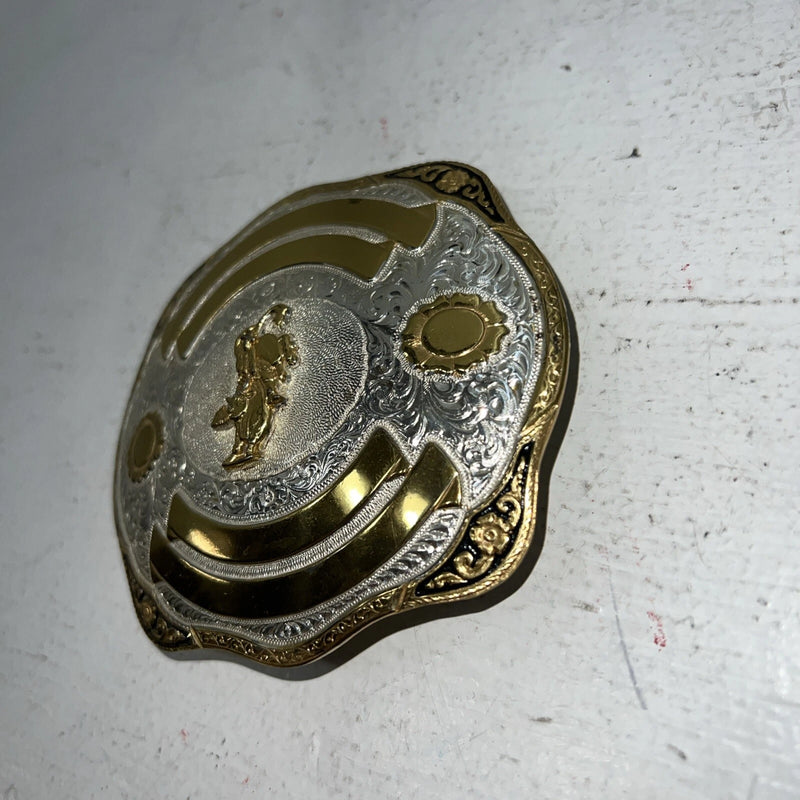 New Women’s Award Design Gold Silver Bull Rider Belt Buckle. L511878 A-135