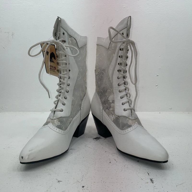 New Women’s White Lace Up American West Cowboy Boots. 615 10. 15-138