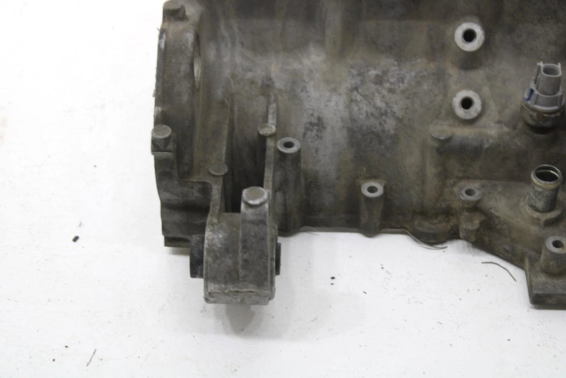 2007 Yamaha Attak Gt Oem Upper Crankcase Cylinder 8FP-15100-08-00 SY135
