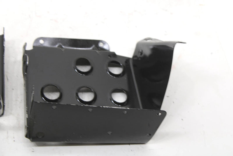 1987 Yamaha Srv Oem Foot Rest Set 8Y0-21910-00-00 SY131